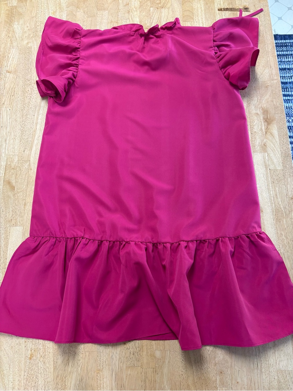 NWT Beachsissi Fuchsia V Neck Ruffle Sleeve Tiered Shift Dress - Picture 4 of 6